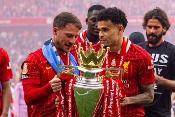 LIVERPOOL, ENGLAND - Sunday, May 25, 2025: Liverpool's Alexis Mac Allister (L) and Luis Díaz celebrate with the trophy after the FA Premier League match between Liverpool FC and Crystal Palace FC at Anfield. (Photo by David Rawcliffe/Propaganda)