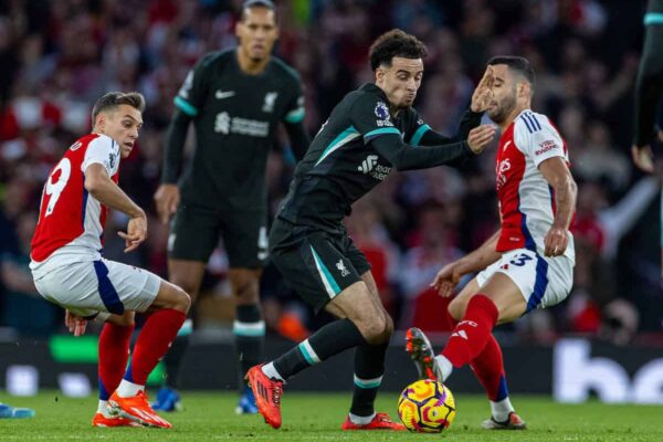 LONDON, ENGLAND - Sunday, October 27, 2024: Liverpool's Curtis Jones during the FA Premier League match between Arsenal FC and Liverpool FC at the Emirates Stadium. (Photo by David Rawcliffe/Propaganda)