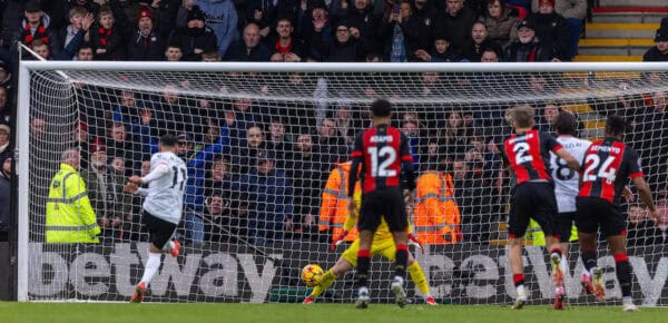 BOURNEMOUTH, ENGLAND - Saturday, February 1, 2025: Liverpool's Mohamed Salah scores the first goal from a penalty kick during the FA Premier League match between AFC Bournemouth and Liverpool FC at Dean Court. (Photo by David Rawcliffe/Propaganda)